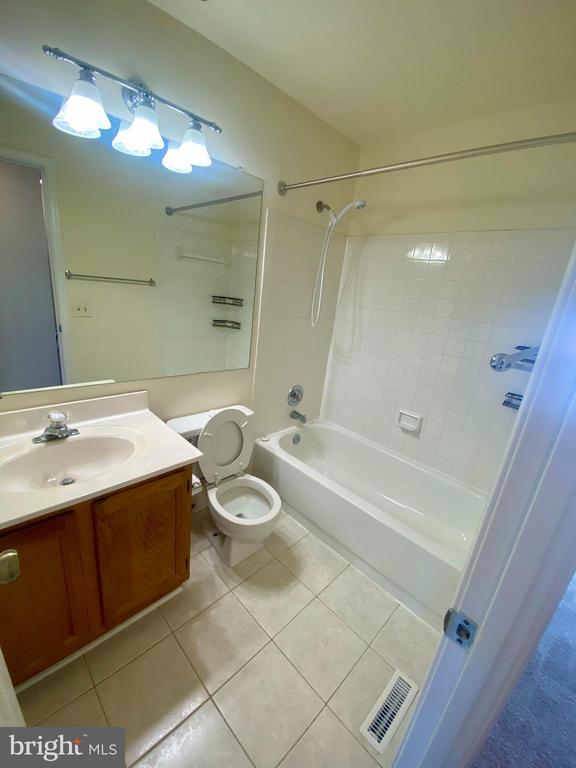 10604 GRETA LYNN COURT