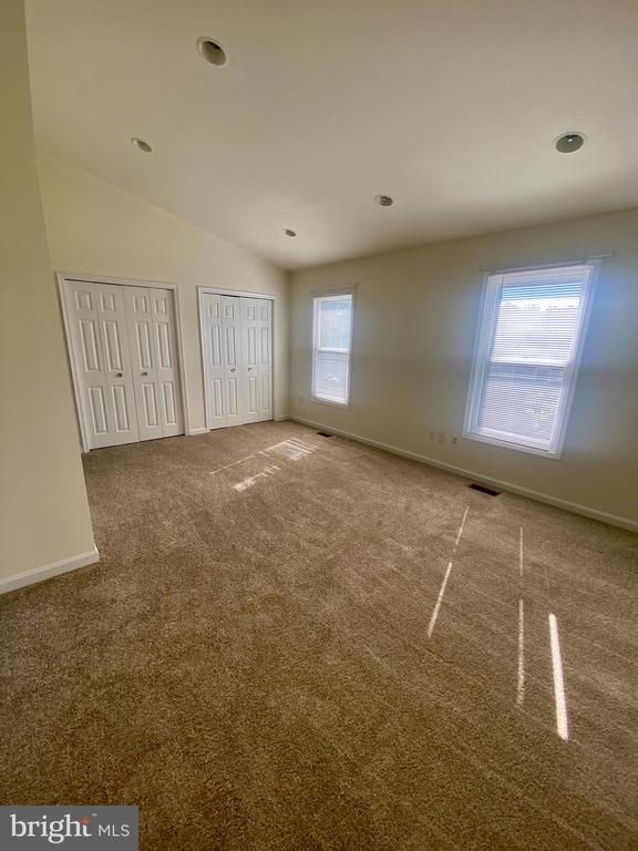 10604 GRETA LYNN COURT
