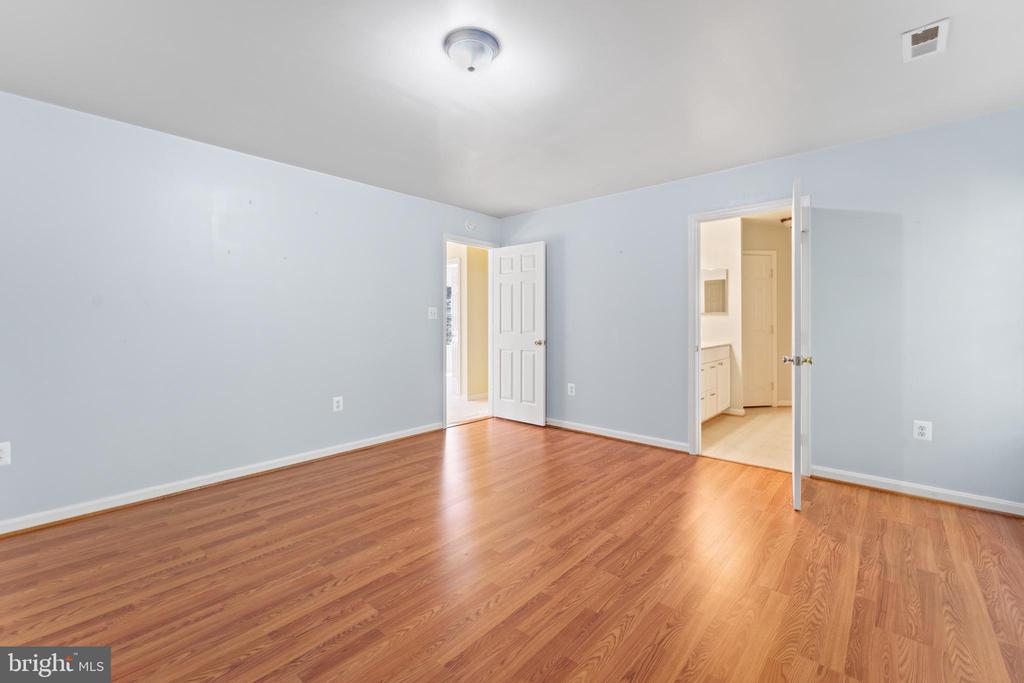 9419 HICKORY HILL DRIVE