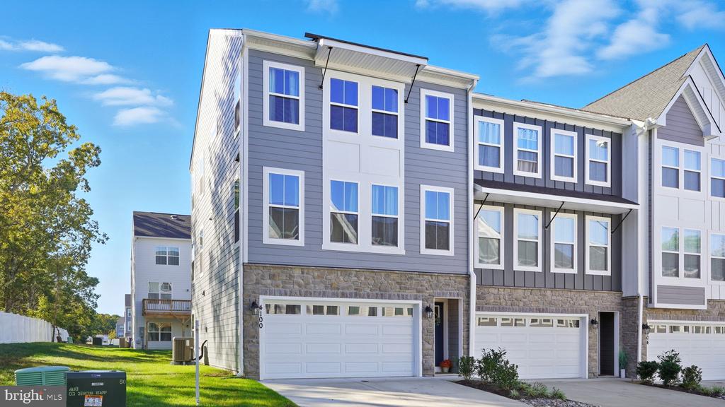 4100 BOLTON COURT