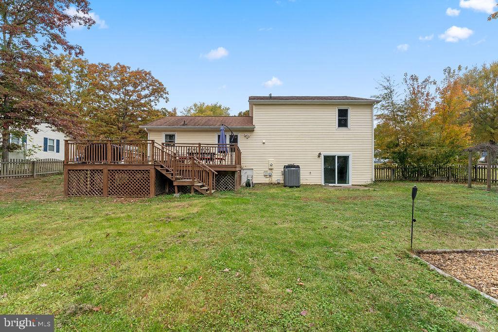 909 STONEWALL LANE