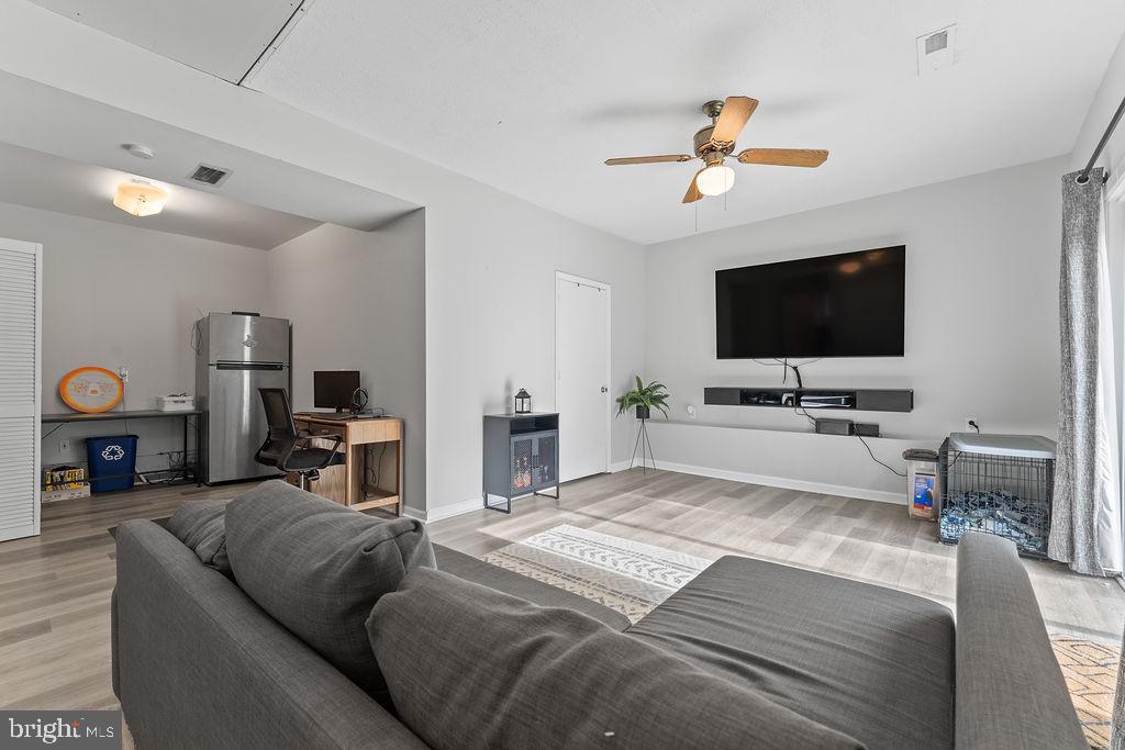 909 STONEWALL LANE