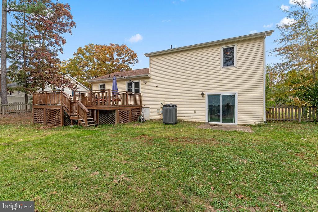 909 STONEWALL LANE