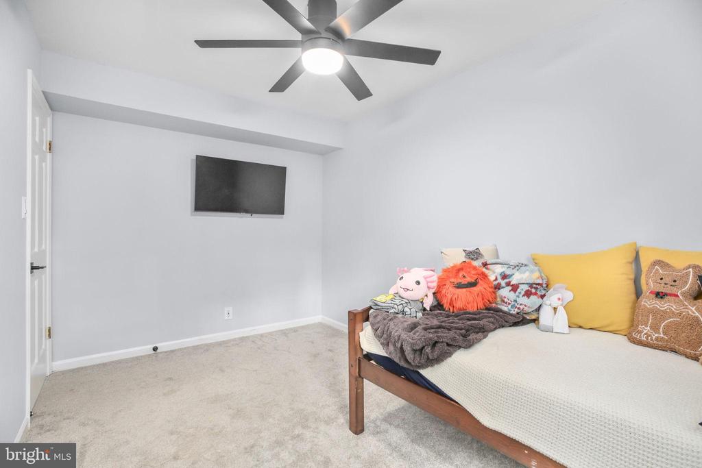 1550 CLOVER DRIVE