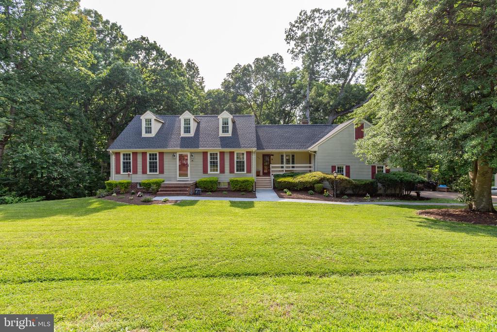 1550 CLOVER DRIVE