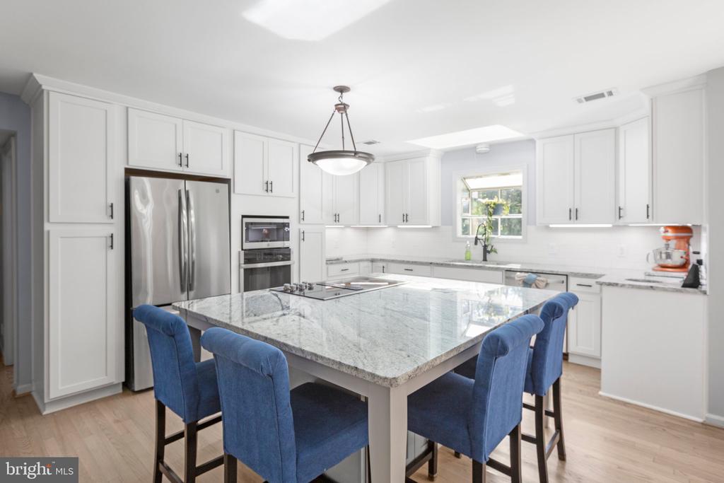 1550 CLOVER DRIVE