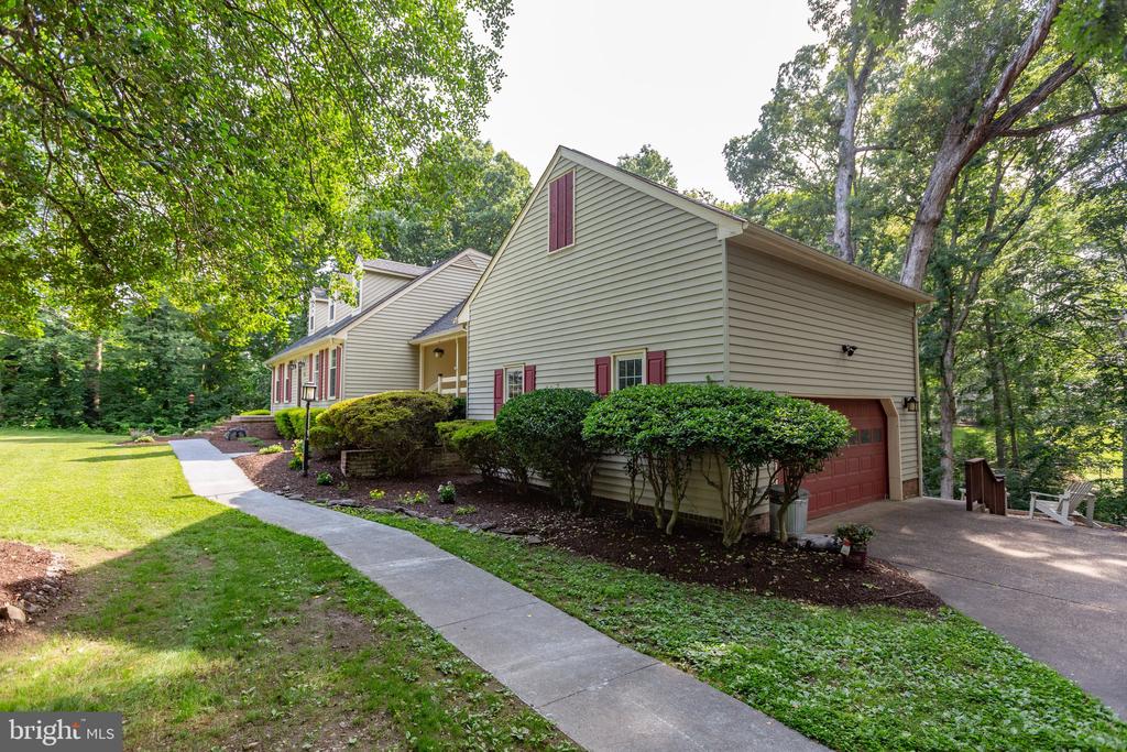 1550 CLOVER DRIVE
