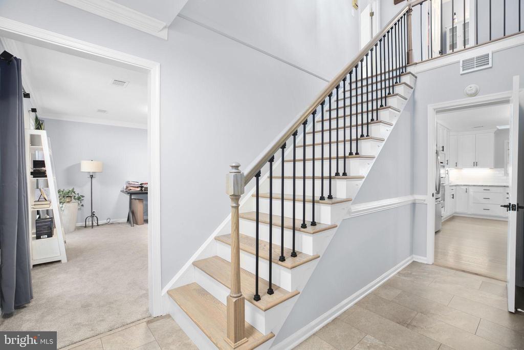 1550 CLOVER DRIVE