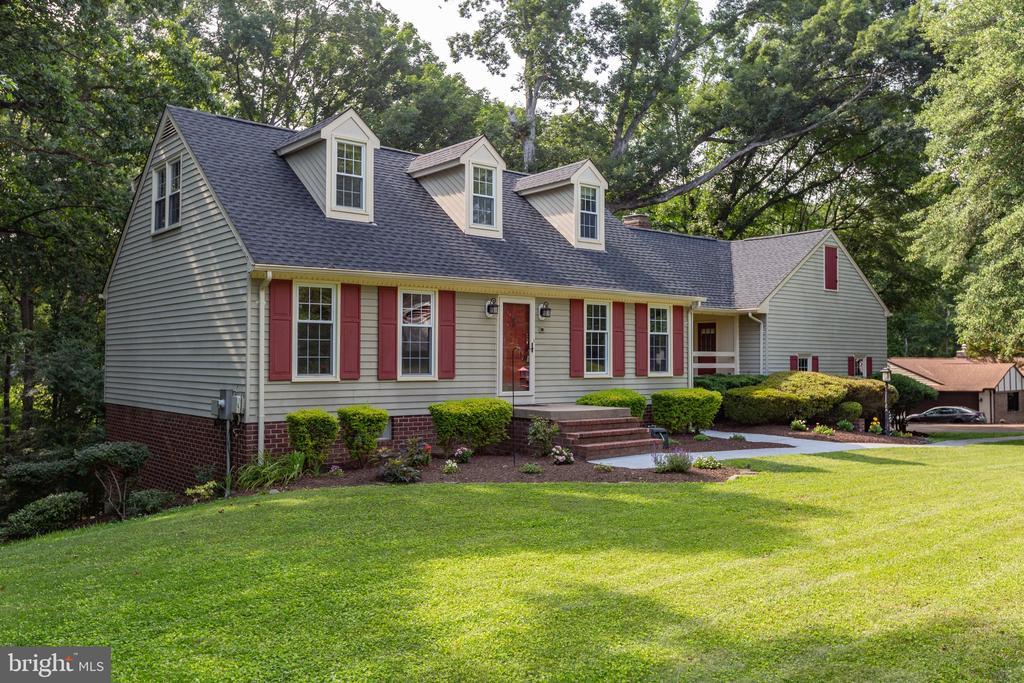 1550 CLOVER DRIVE