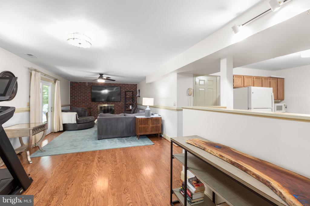 1550 CLOVER DRIVE