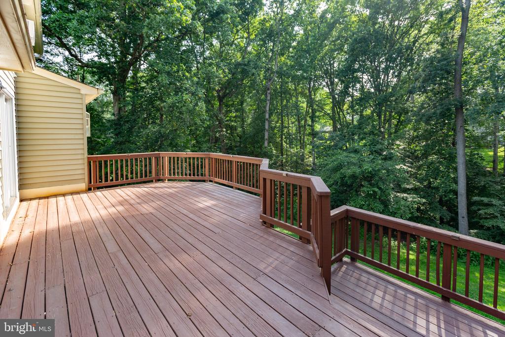 1550 CLOVER DRIVE