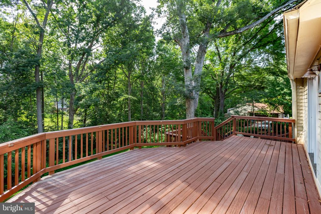 1550 CLOVER DRIVE