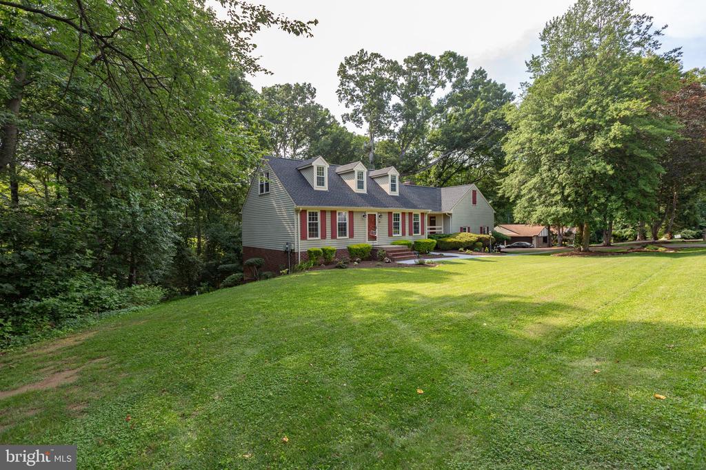 1550 CLOVER DRIVE