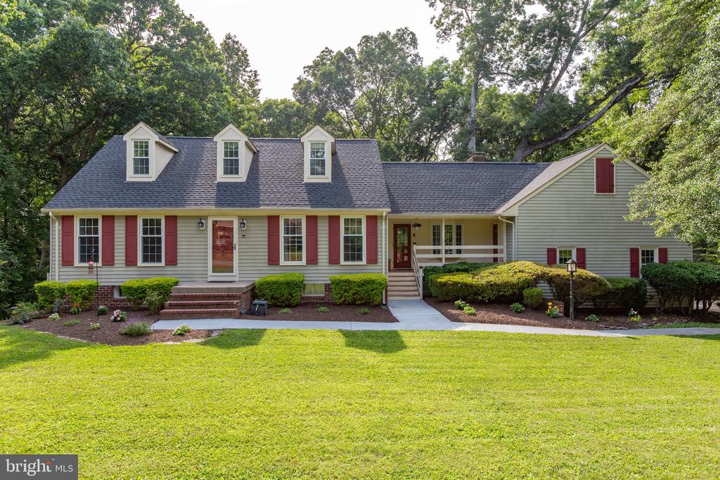 1550 CLOVER DRIVE