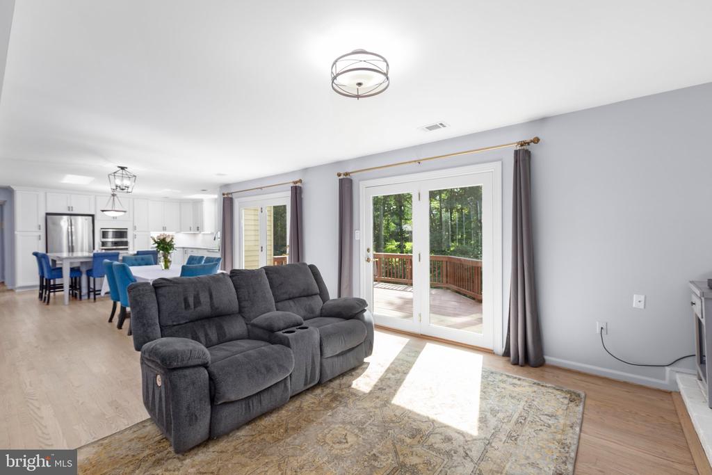 1550 CLOVER DRIVE