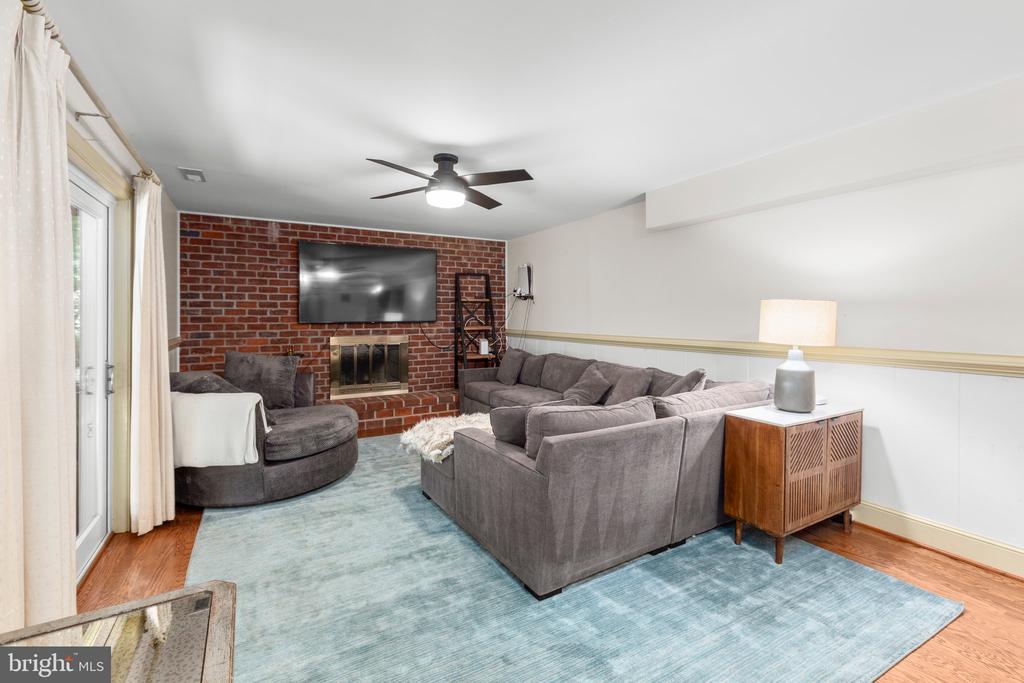 1550 CLOVER DRIVE