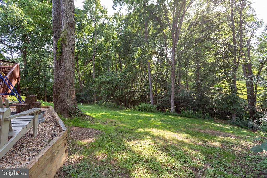 1550 CLOVER DRIVE
