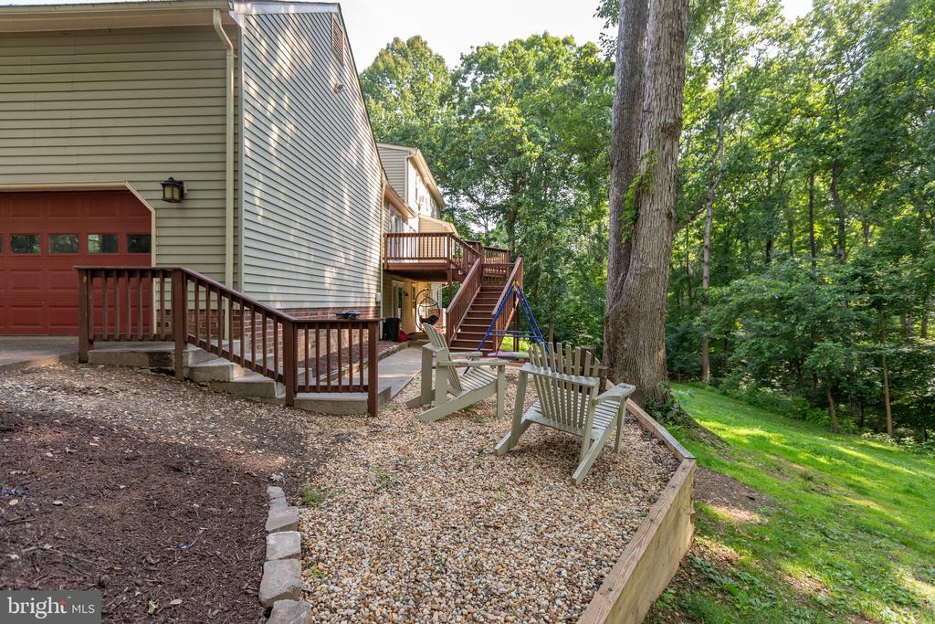 1550 CLOVER DRIVE