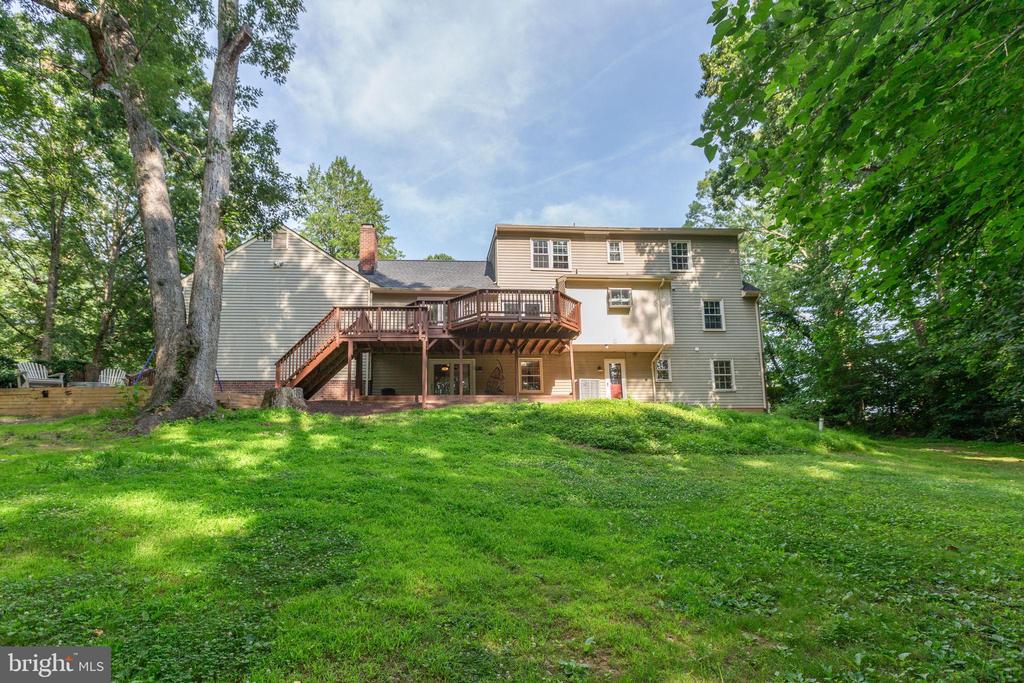 1550 CLOVER DRIVE