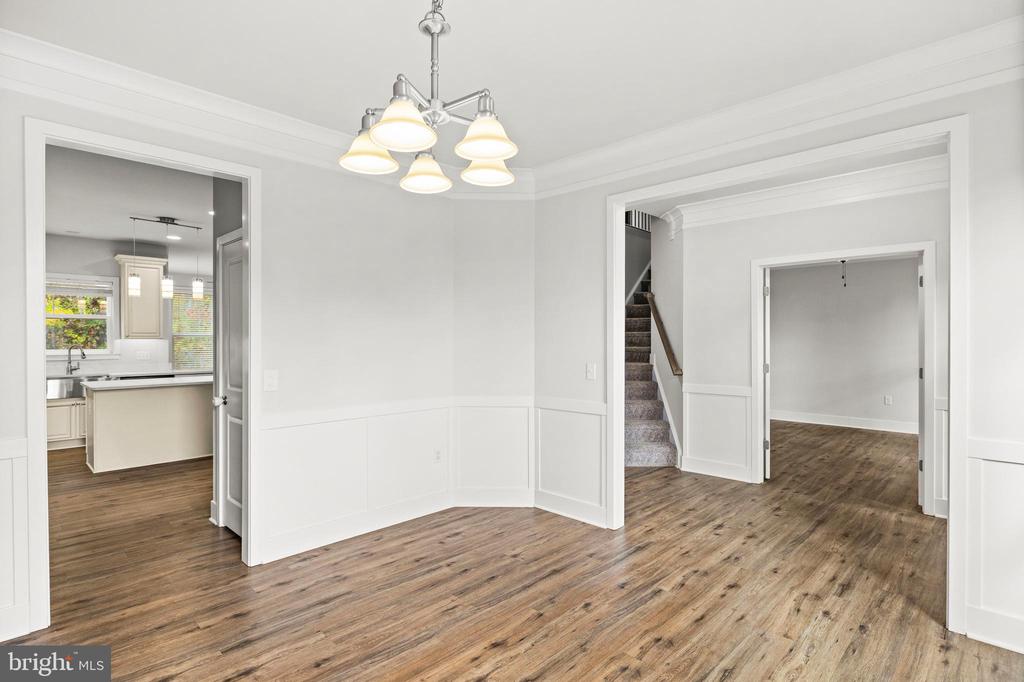 9113 ROYAL COURT