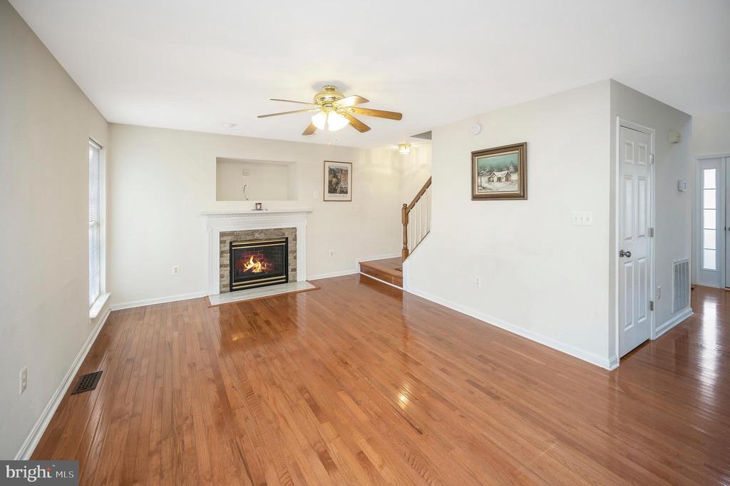 9406 BRAKEN COURT