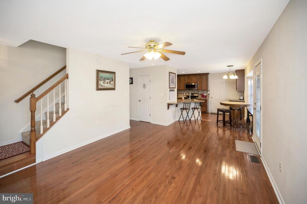 9406 BRAKEN COURT