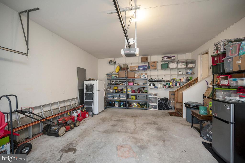 9406 BRAKEN COURT