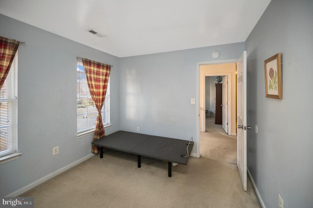 9406 BRAKEN COURT