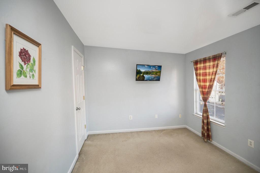 9406 BRAKEN COURT