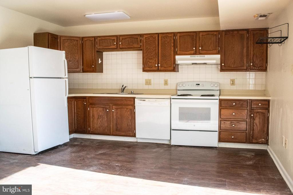 5116 COTTONWOOD COURT