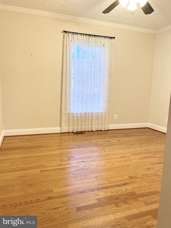5624 GLEN EAGLES COURT