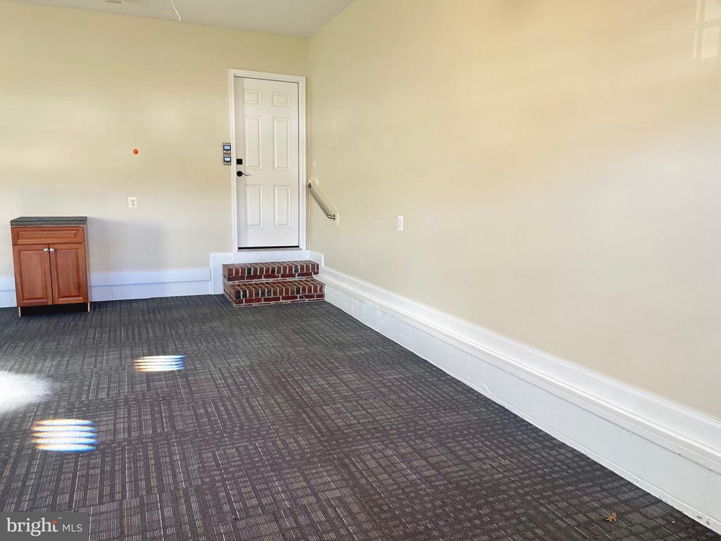 5624 GLEN EAGLES COURT