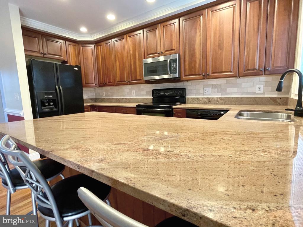 5624 GLEN EAGLES COURT