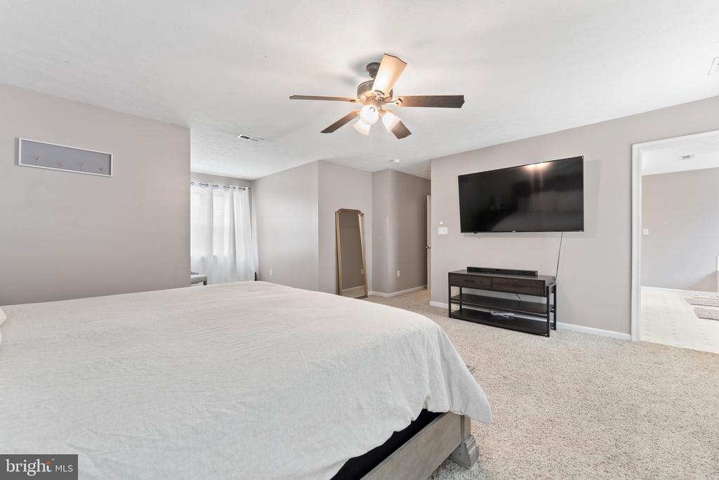 9402 BRAKEN COURT