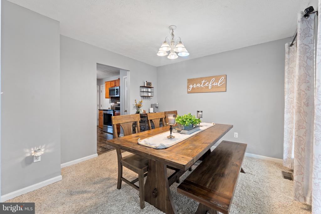 9402 BRAKEN COURT