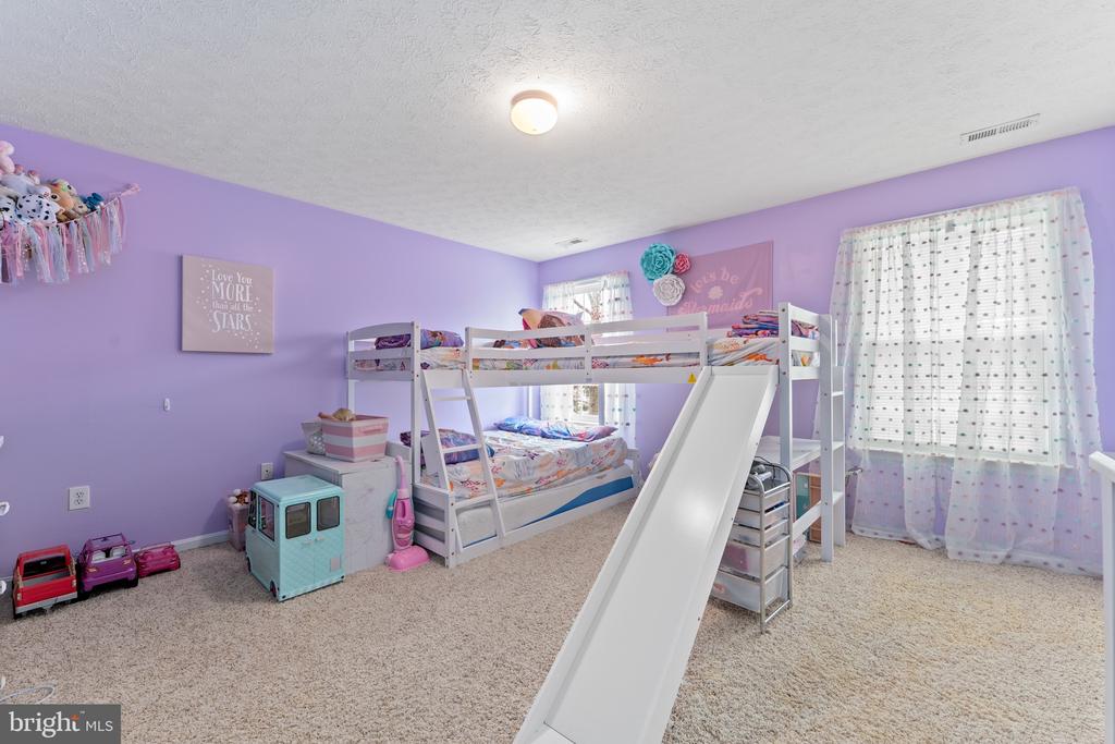 9402 BRAKEN COURT