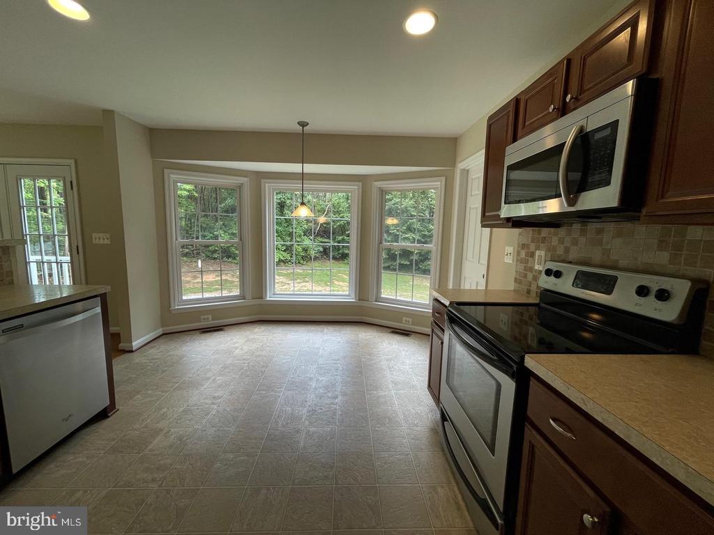 2323 VALENTINE DRIVE