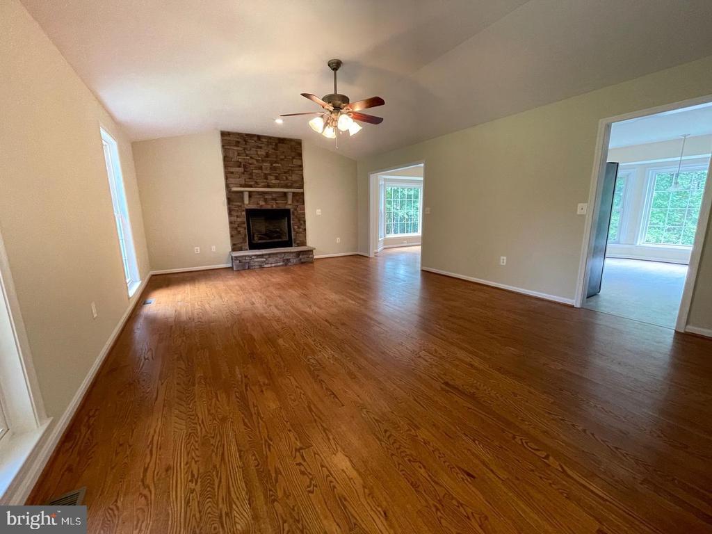 2323 VALENTINE DRIVE
