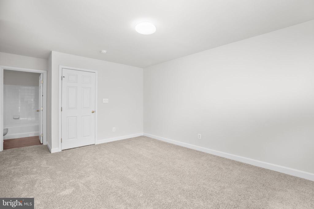 6617 BROAD CREEK OVERLOOK