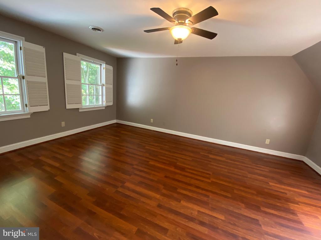 4115 CORBIN HALL LANE