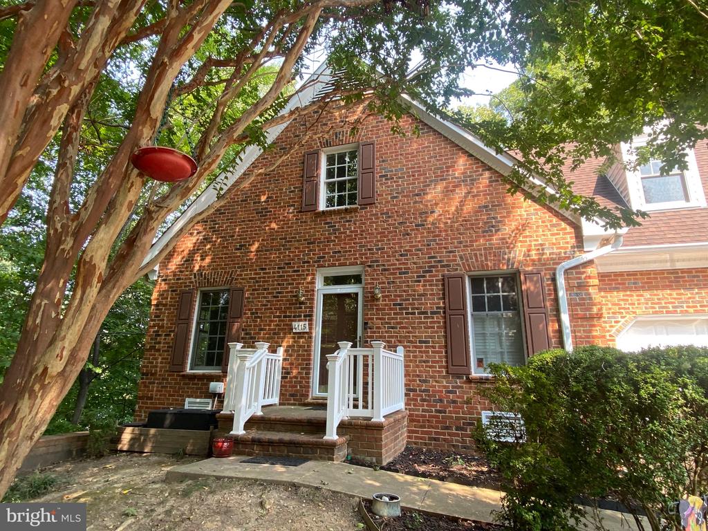 4115 CORBIN HALL LANE