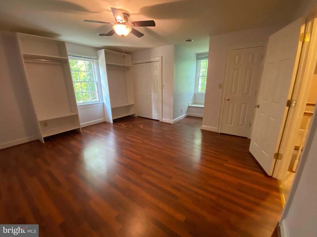4115 CORBIN HALL LANE