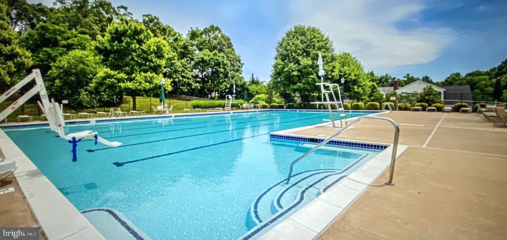 4115 CORBIN HALL LANE