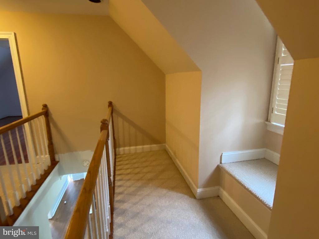 4115 CORBIN HALL LANE
