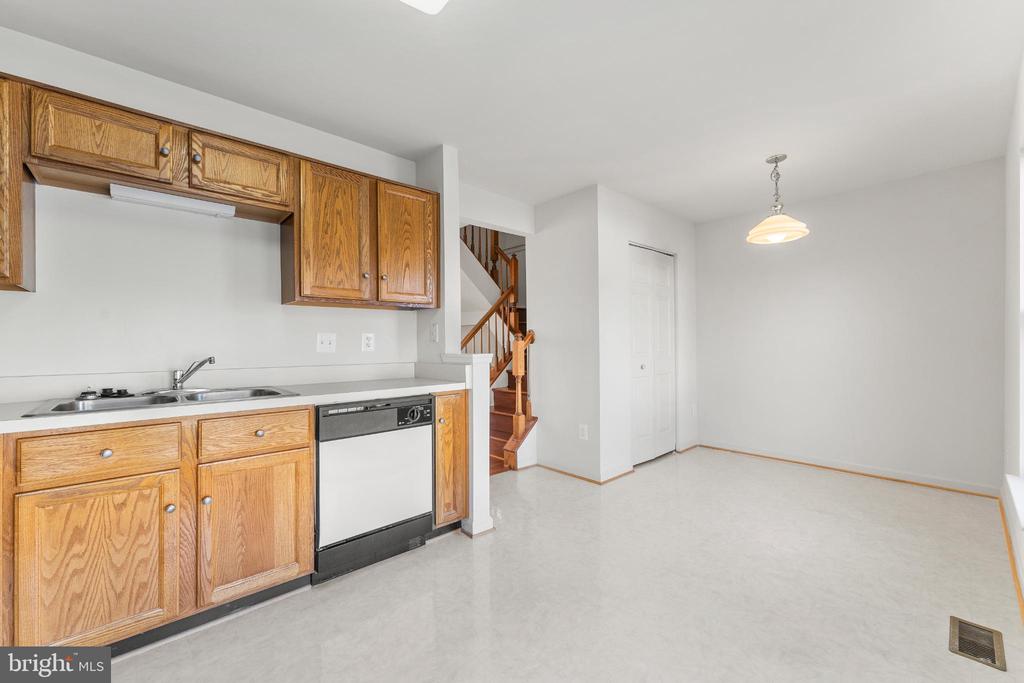 3908 FOUNTAIN BRIDGE COURT