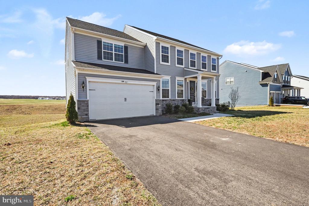 1728 LEGACY LANE