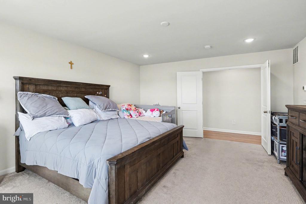 1728 LEGACY LANE