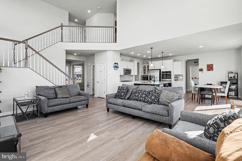 1728 LEGACY LANE
