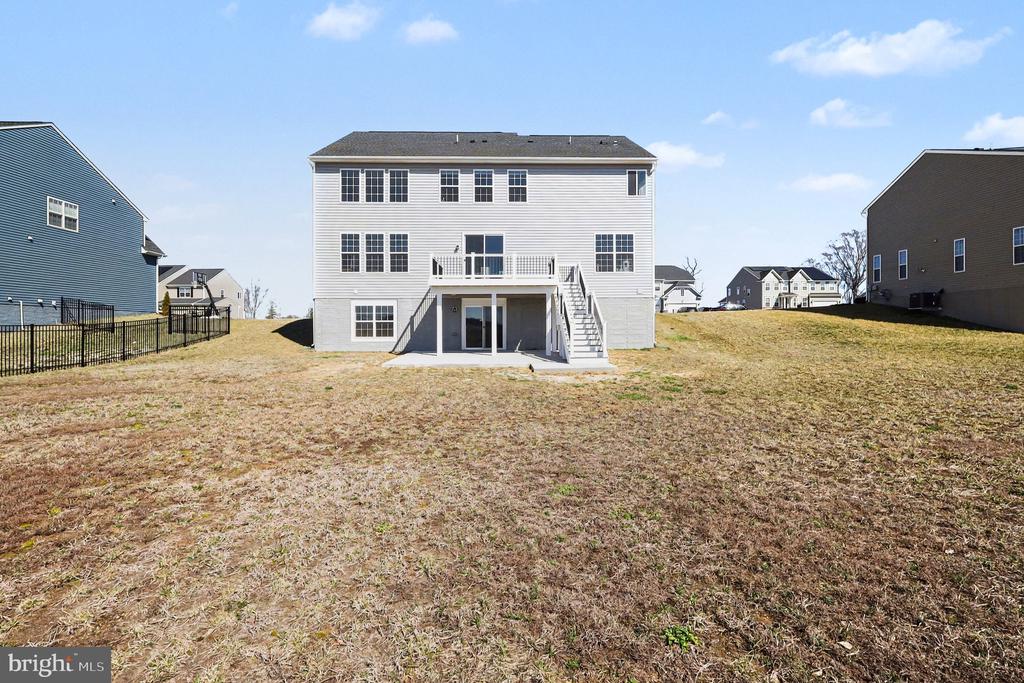 1728 LEGACY LANE