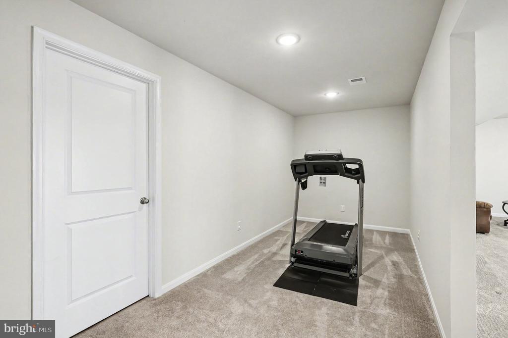 1728 LEGACY LANE